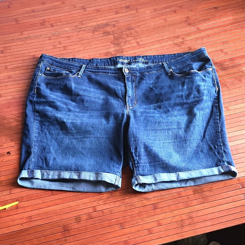 Levi's signature Bermuda shorts women's plus size 28w